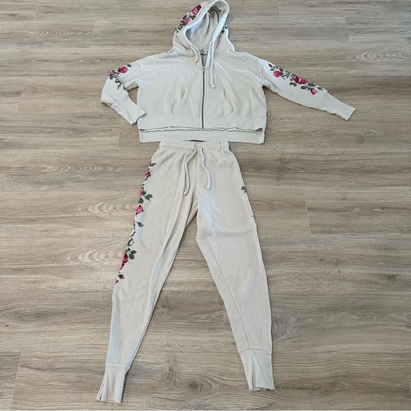 Wildfox white rosy stems Theo hoodie and sweatpants lounge set - Picture 12 of 16